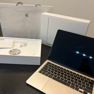 [민트급]맥북에어 M2 8/256G 스타라이트 풀박스