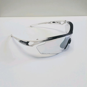 루디프로젝트 트랠릭스 블랙-화이트 그라데이션 /미러변색