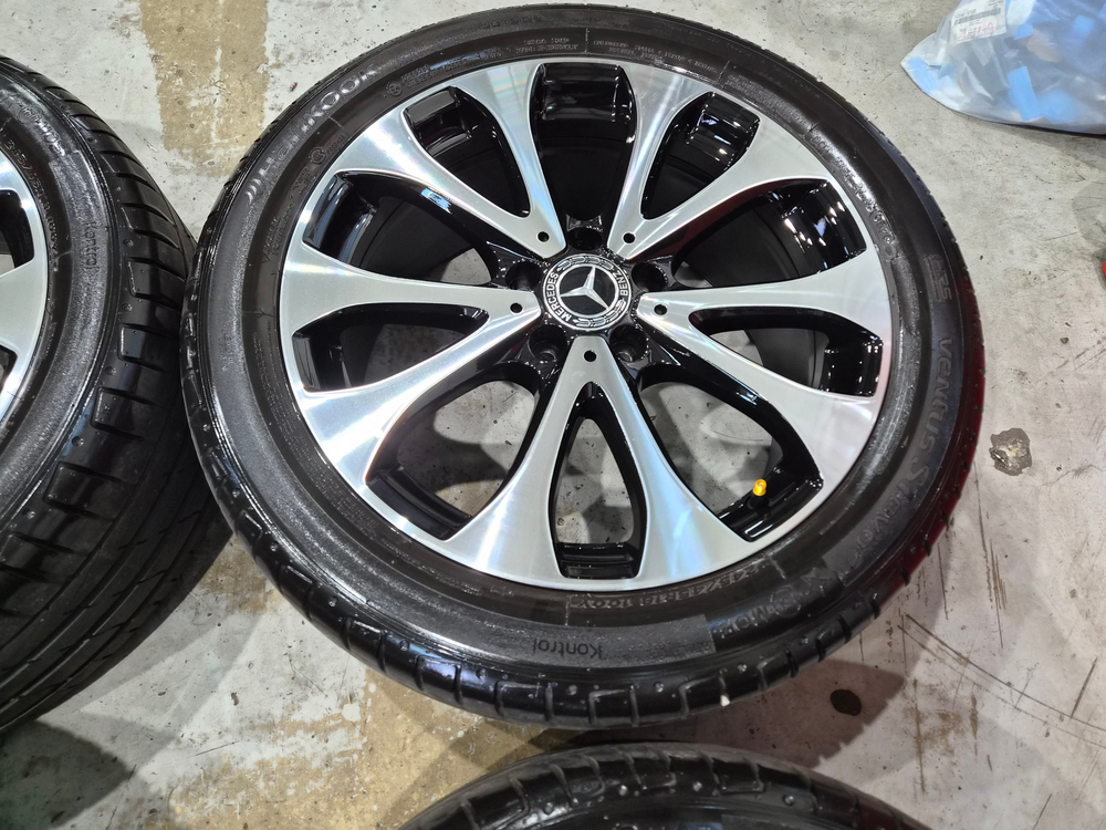 W213 벤츠E클래스 익스클루시브 18인치 순정 휠타이어 판매합니다--2