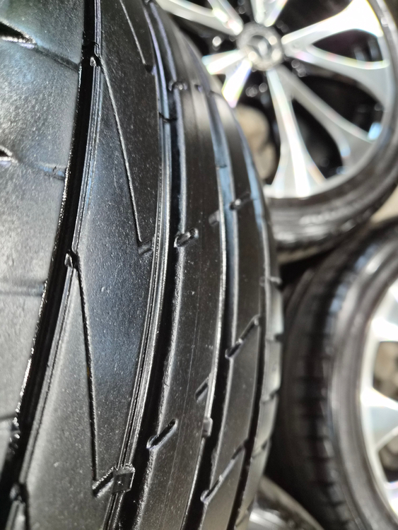 W213 벤츠E클래스 익스클루시브 18인치 순정 휠타이어 판매합니다--5