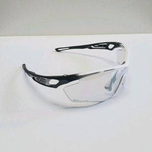 루디프로젝트 트랠릭스 화이트-블랙 그라데이션 /미러변색