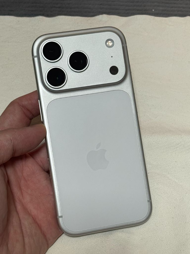 아이폰17프로 256 실버 / 애케플 / 정품케이스--3