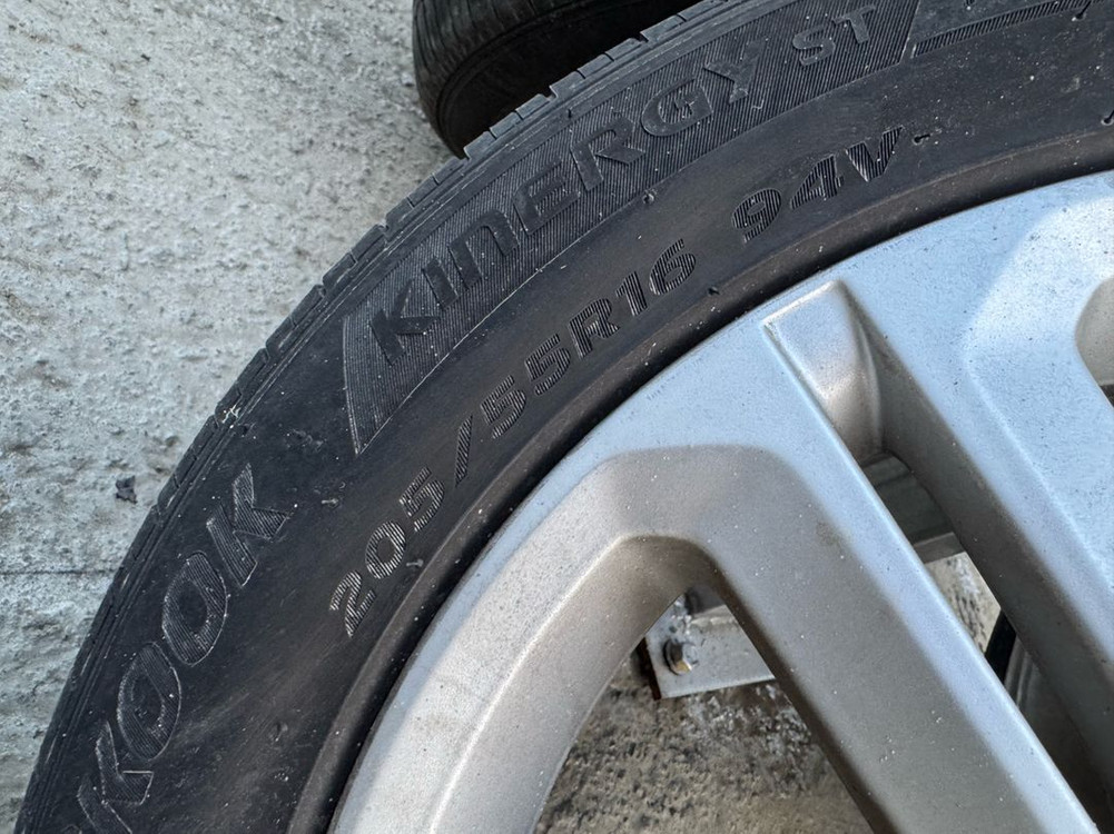 뉴비틀 순정 16인치 휠타이어 세트 판매 (4짝) 이미지