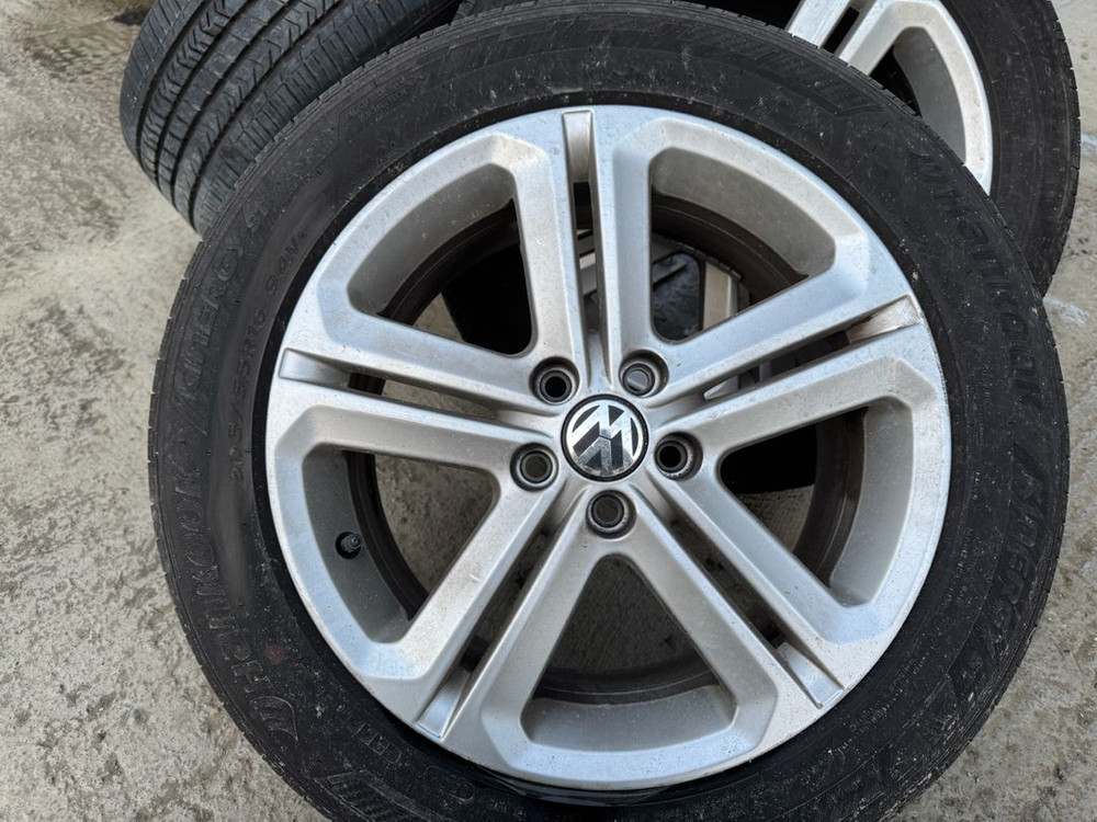 뉴비틀 순정 16인치 휠타이어 세트 판매 (4짝) 이미지