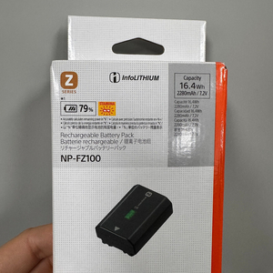<판매> 소니 NP-FZ100 미사용 배터리
