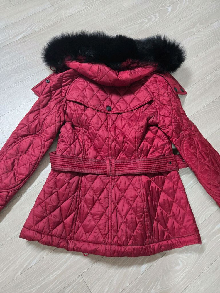 버버리퀼팅 자켓 xs 모자와 털탈부착 가능--1