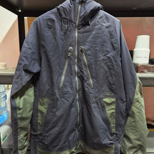 써리투 스노우보드 자켓 블랙 카키 M사이즈 팝니다