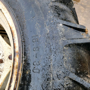 트랙터 타이어16.9-30