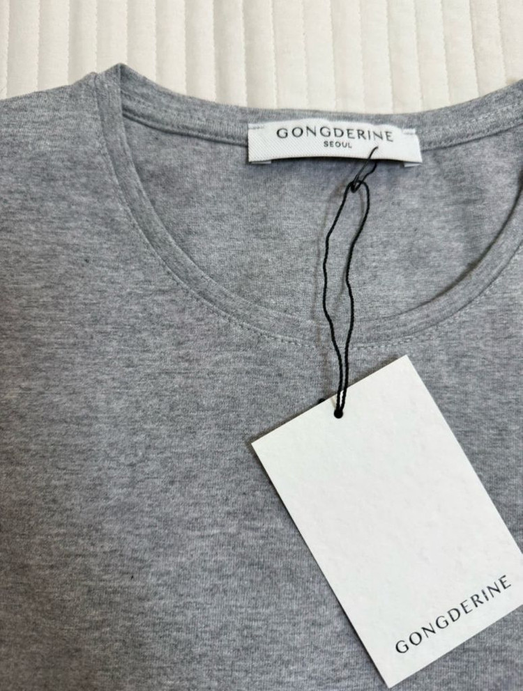 [새상품] 공드린 Essential 001 round t-shirt 반팔 이미지