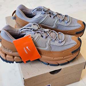 나이키 줌 보메로 롬 플랙스/카키 230mm 새상품