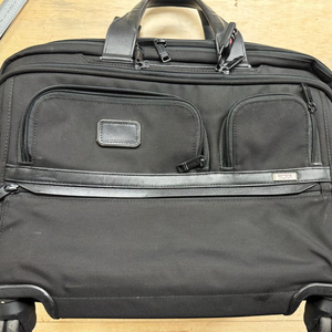 투미 알파3 4휠 컴팩트 익스팬더블 브리프케이스