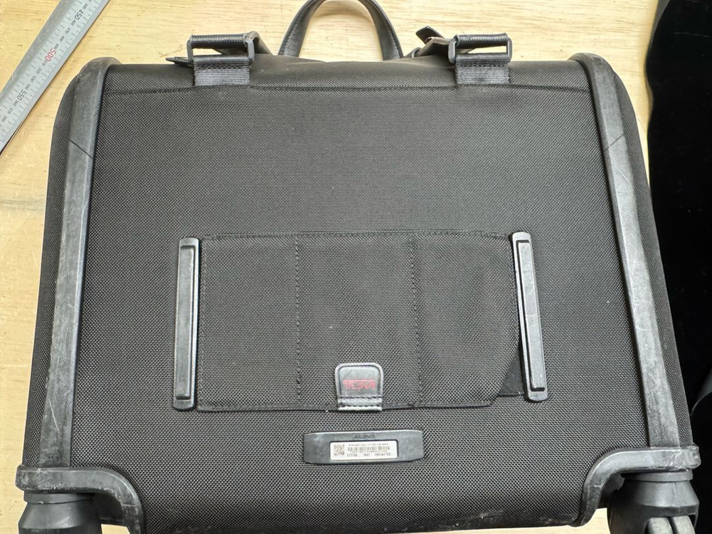 투미 알파3 4휠 컴팩트 익스팬더블 브리프케이스--1