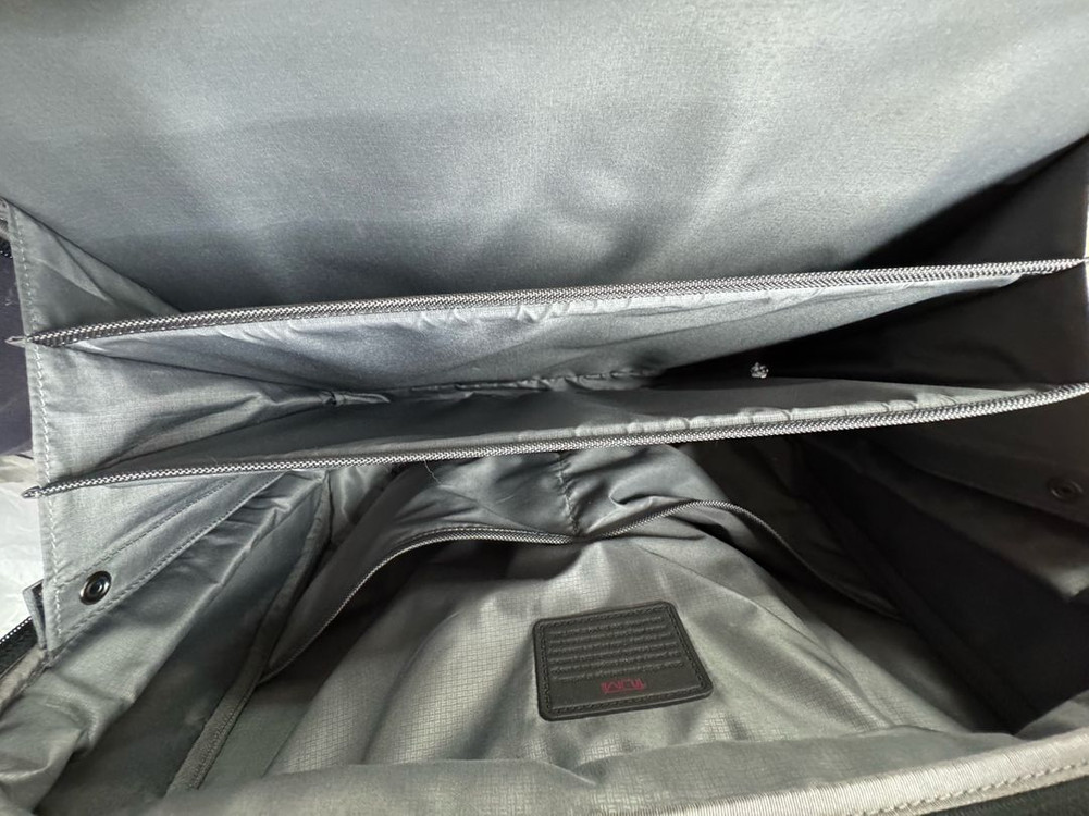 투미 알파3 4휠 컴팩트 익스팬더블 브리프케이스--4