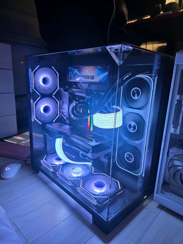 라이젠7 9800x3d rtx5080 신품본체 팝니다 이미지