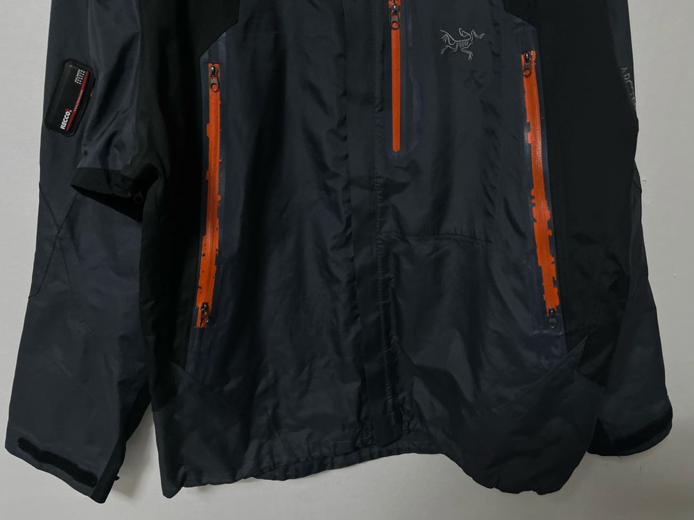 100-105 아크테릭스 바람막이 자켓 이미지