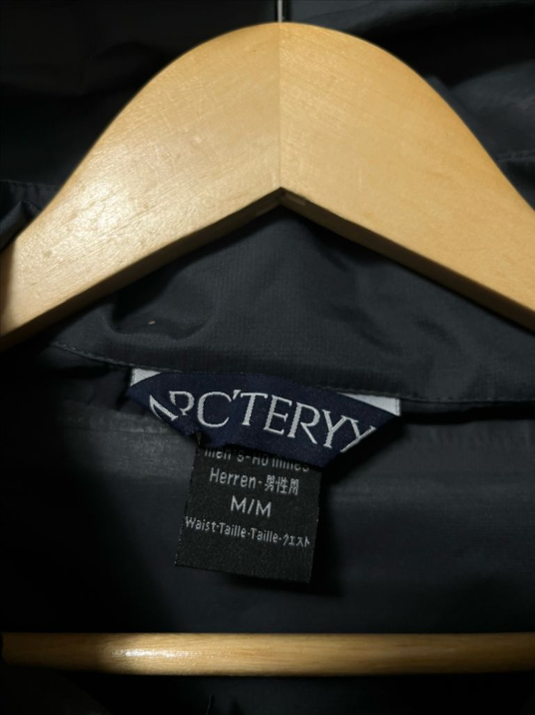 100-105 아크테릭스 바람막이 자켓 이미지