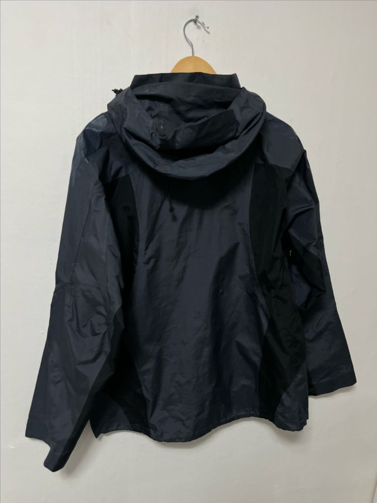 100-105 아크테릭스 바람막이 자켓 이미지