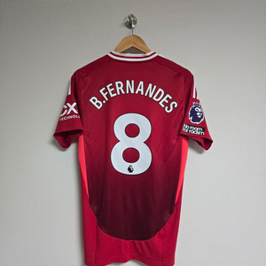 24-25 맨체스터 유나이티드 홈 브루노 페르난데스 이미지