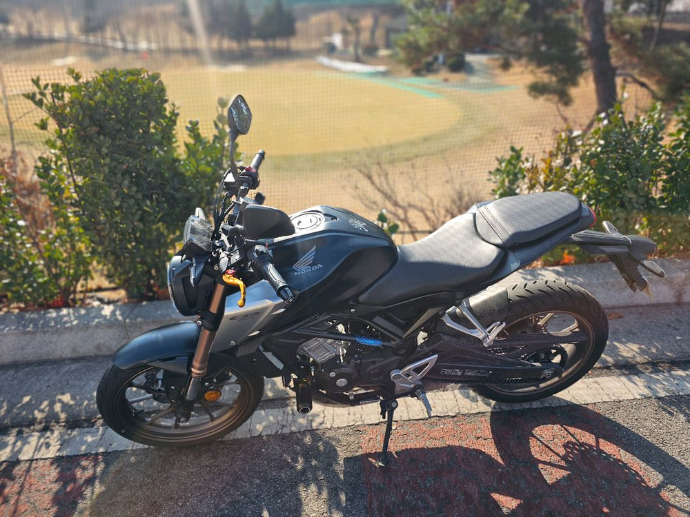 혼다 CB125R 이미지