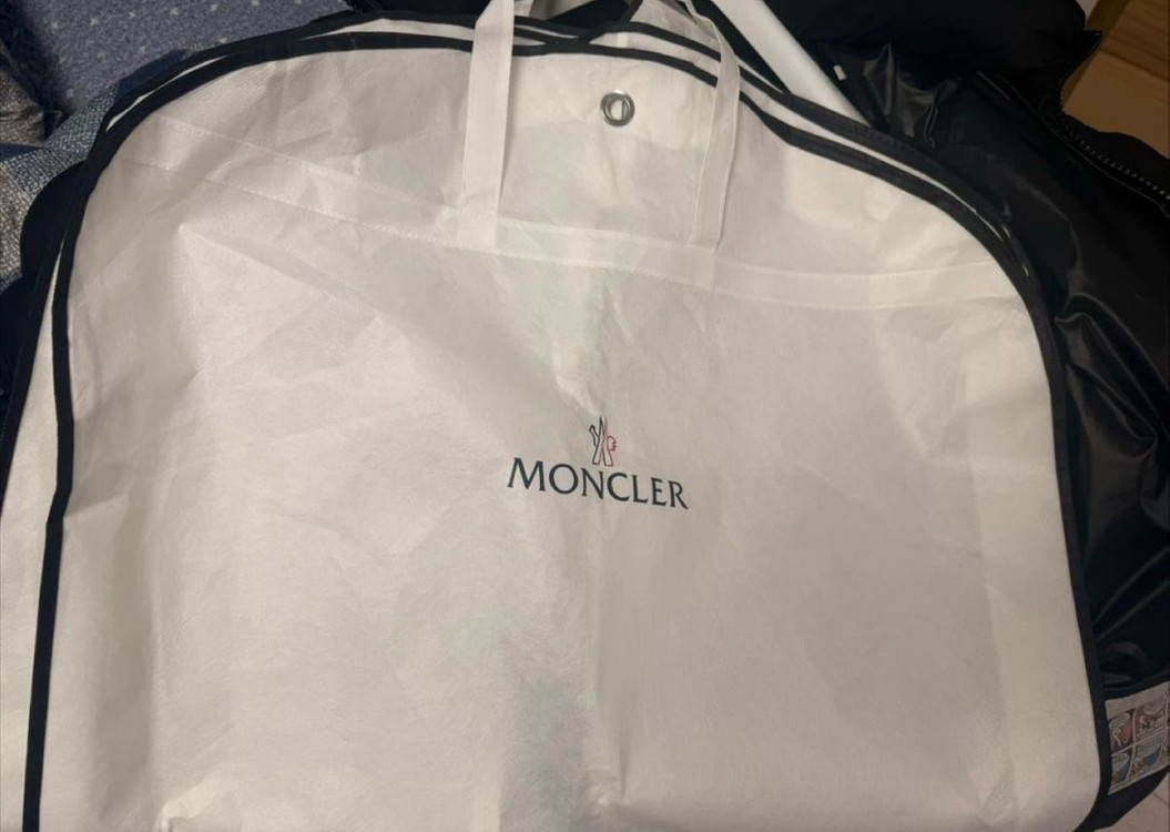 몽클레어 클루니24fw 이미지