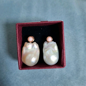 바로크 진주 귀걸이 이미지