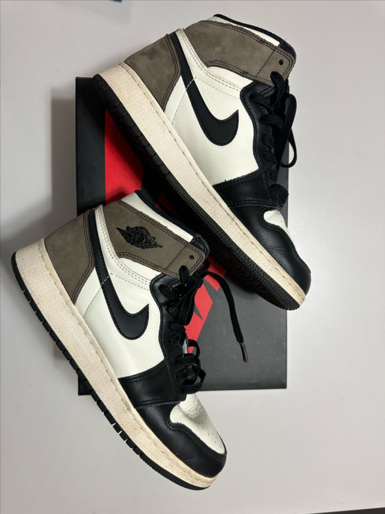 나이키 조던 1 레트로 하이 og 블랙 모카 (다크모카) 240--3
