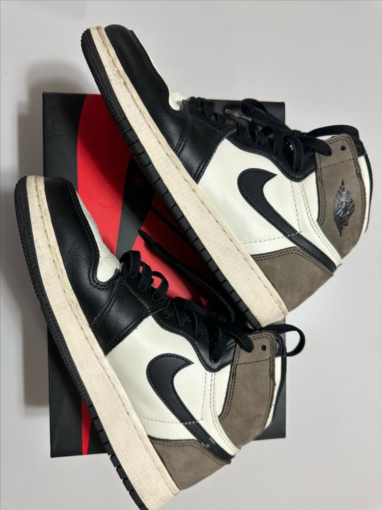 나이키 조던 1 레트로 하이 og 블랙 모카 (다크모카) 240--4