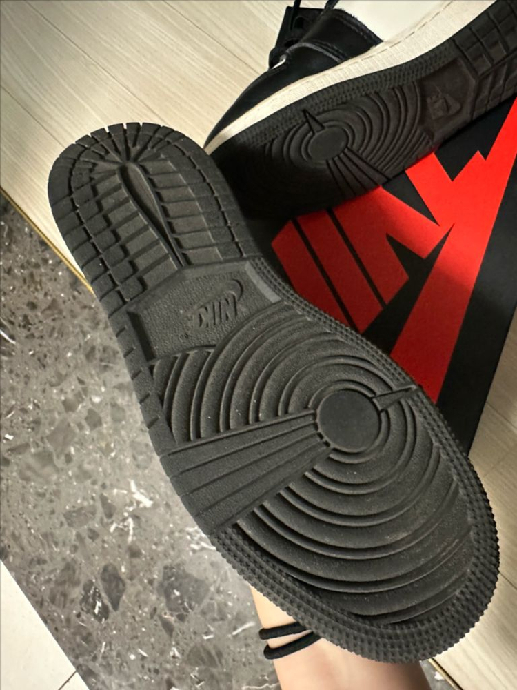 나이키 조던 1 레트로 하이 og 블랙 모카 (다크모카) 240--5