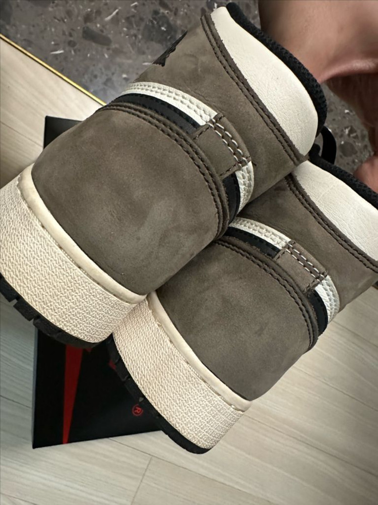 나이키 조던 1 레트로 하이 og 블랙 모카 (다크모카) 240--7