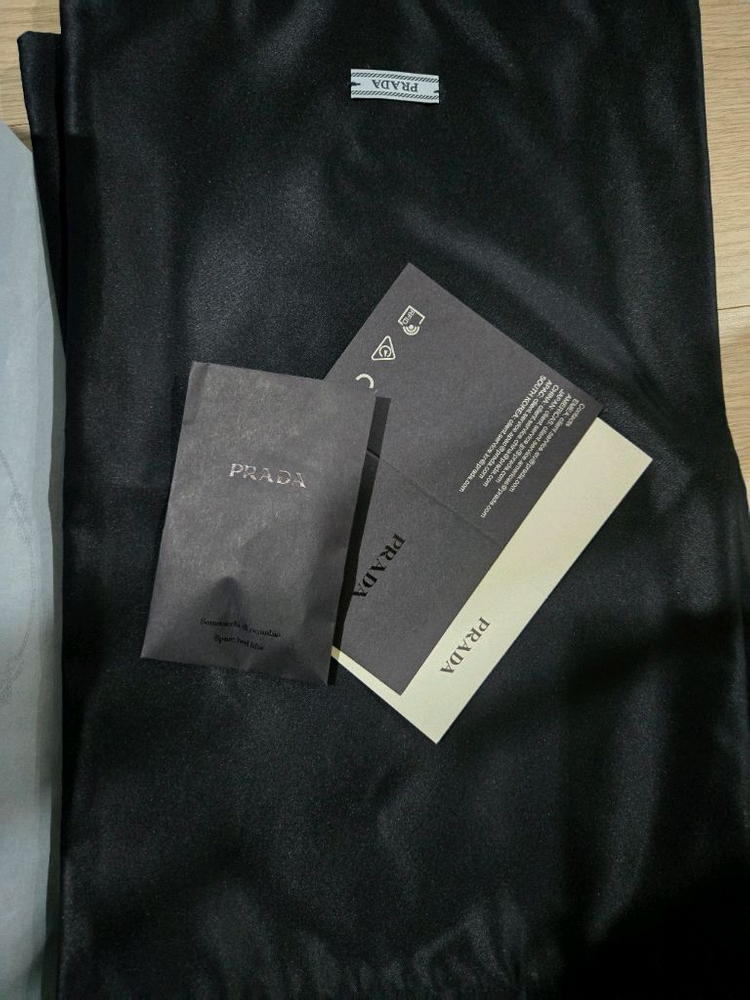 프라다 새틴 뮬 36사이즈 블랙 이미지