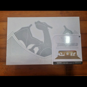 포켓몬카드 북미 영문판 리자몽 UPC (울트라 프리미엄 컬렉션) 미개봉 1박스 이미지