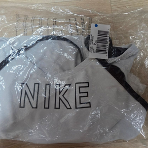 나이키 로고컷아웃 화이트 26