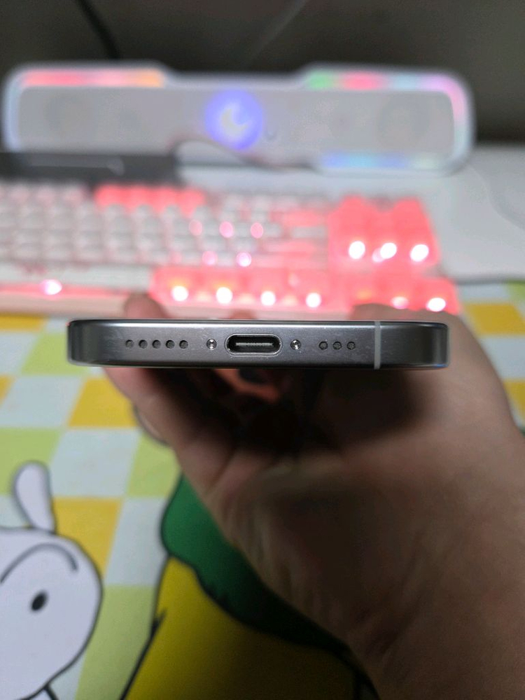 아이폰 16 pro 256GB 화이트티타늄 자급제 이미지