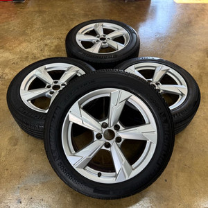 아우디A6 18인치 정품휠타이어 팝니다
