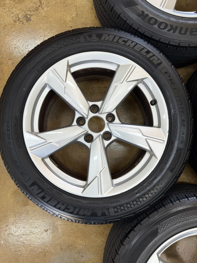 아우디A6 18인치 정품휠타이어 팝니다--2