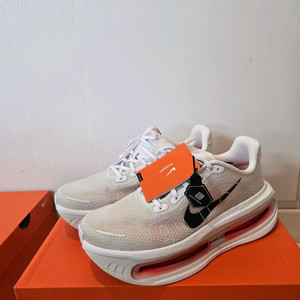 나이키 보메로 프리미엄 275