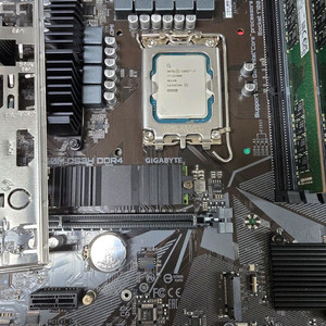 i7 12700k+ 기가바이트 b660m ds3h ddr4+삼성 980 500gb 팝니다(택포)