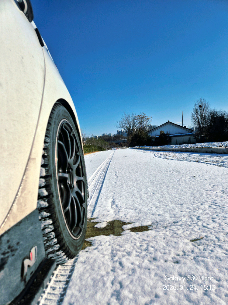 요코하마 어드반 rs3 18인치 휠 윈터타이어 한대분--0