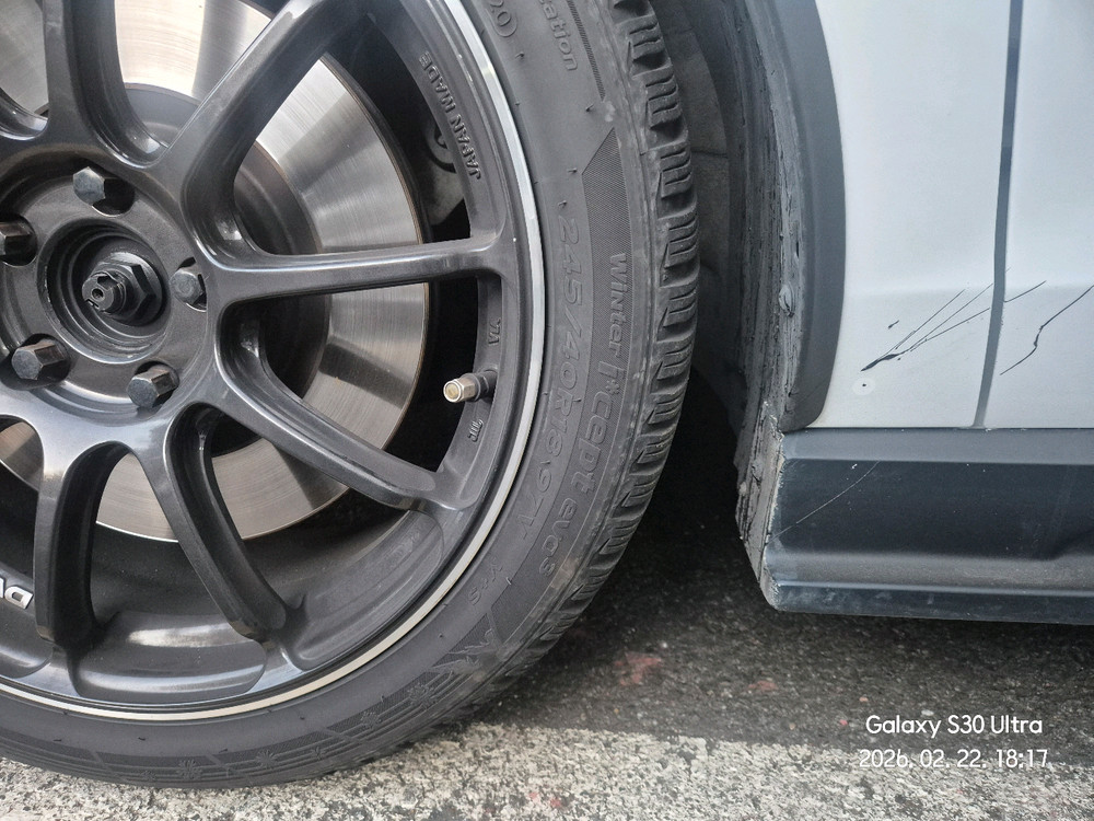 요코하마 어드반 rs3 18인치 휠 윈터타이어 한대분--7