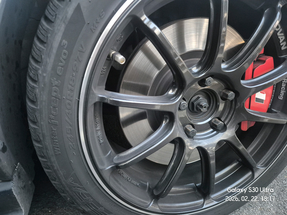 요코하마 어드반 rs3 18인치 휠 윈터타이어 한대분--8