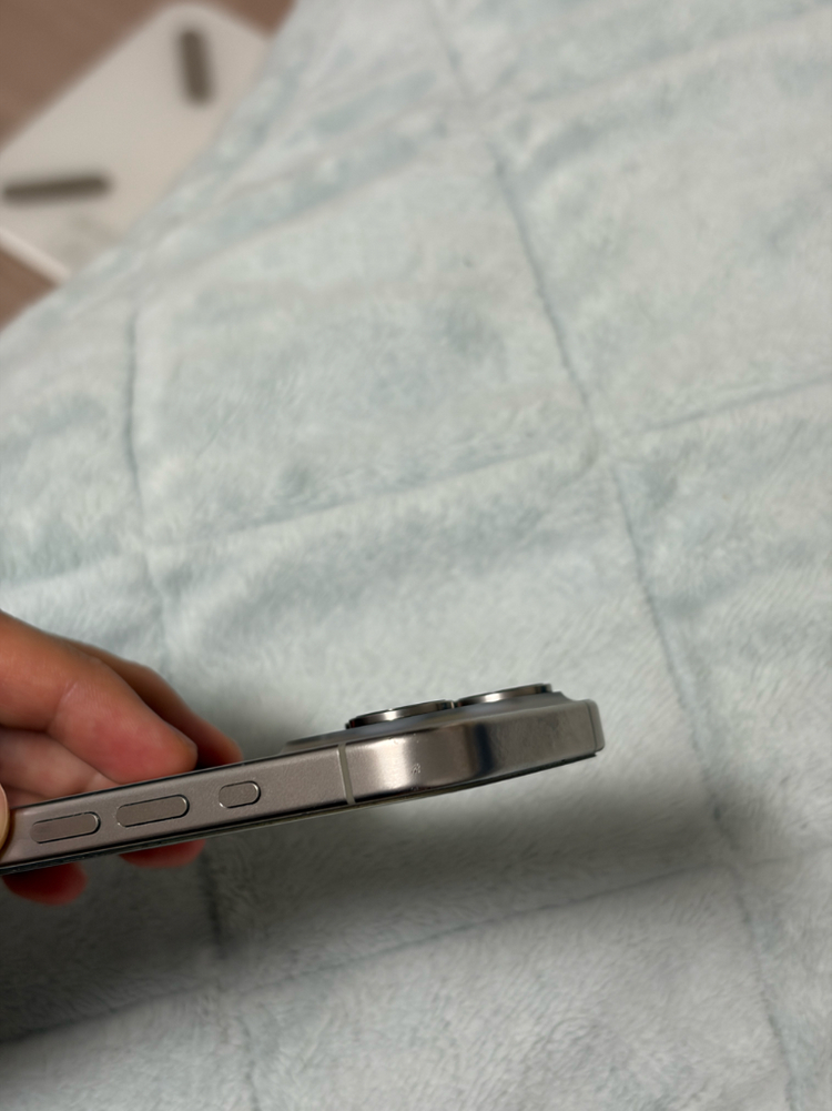 아이폰 15프로 256기가 내츄럴티타늄--5