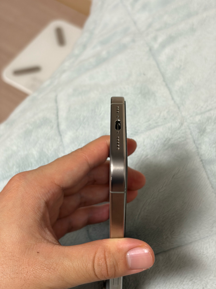 아이폰 15프로 256기가 내츄럴티타늄--7