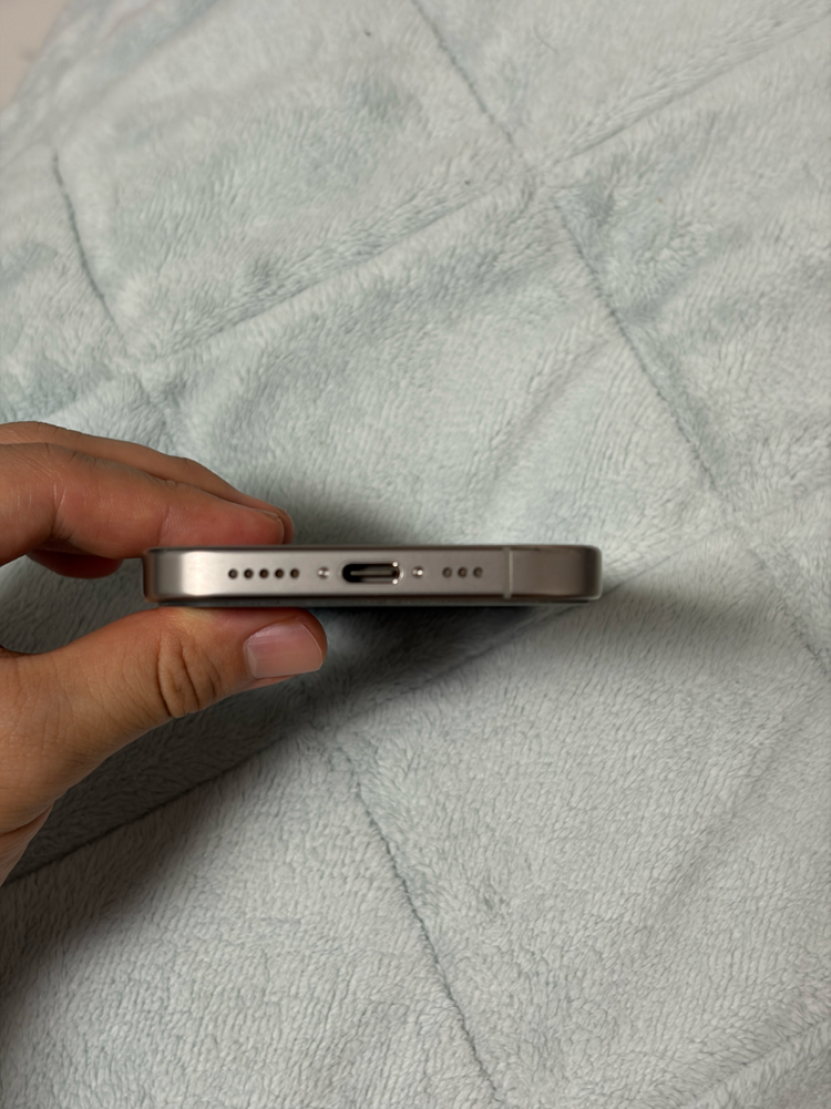 아이폰 15프로 256기가 내츄럴티타늄--9