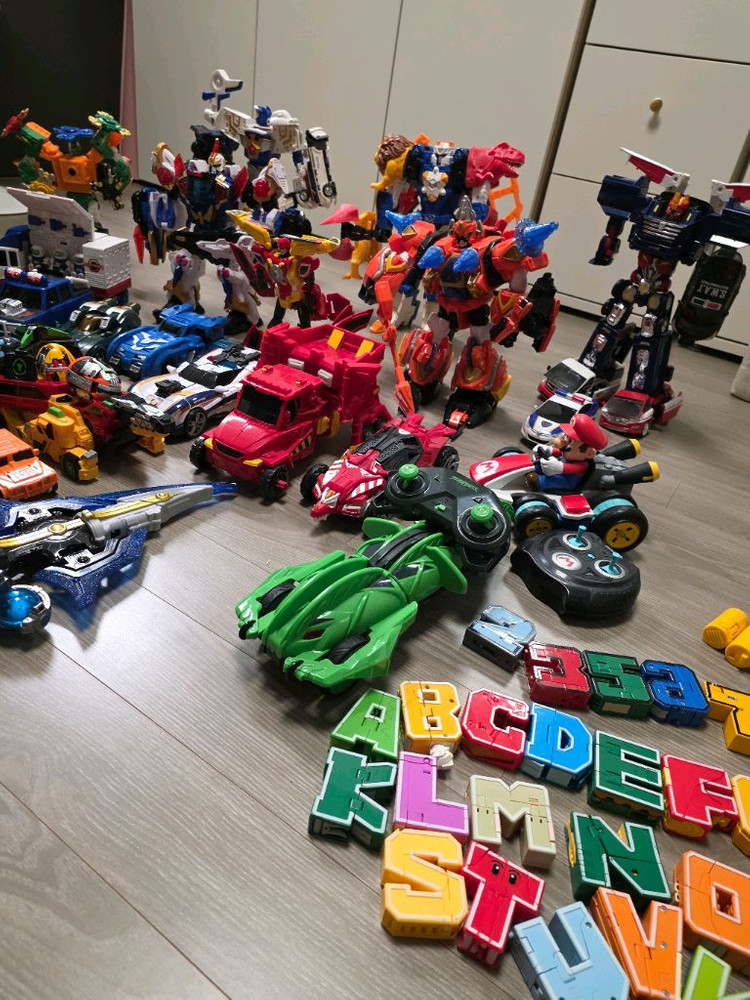 변신 로봇 장난감 세트--4