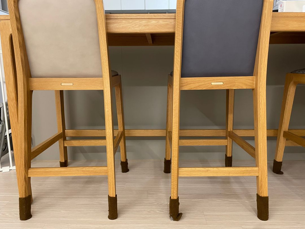 카레클린트 홈바테이블&홈바의자원목 세트 이미지