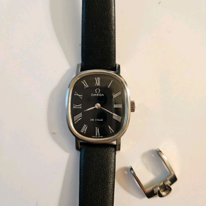 세련된 검판 오메가 드빌 엘립스 빈티지 여성 시계 수동(스트랩 교체)