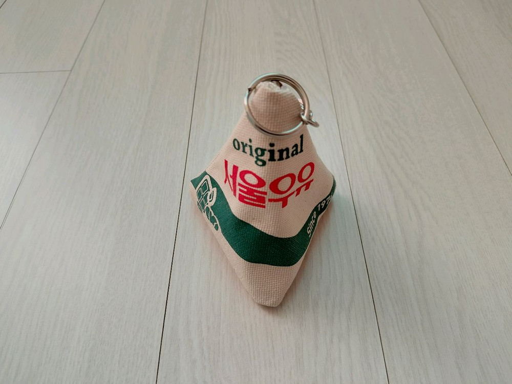 직거래 [서울우유] 삼각 파우치 키링 동전 지갑 (녹색줄) 이미지