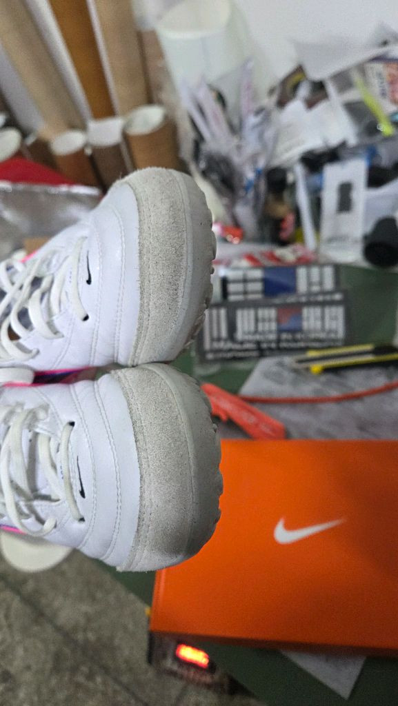 나이키 티엠포 리게라 프로 TF풋살화 255--1