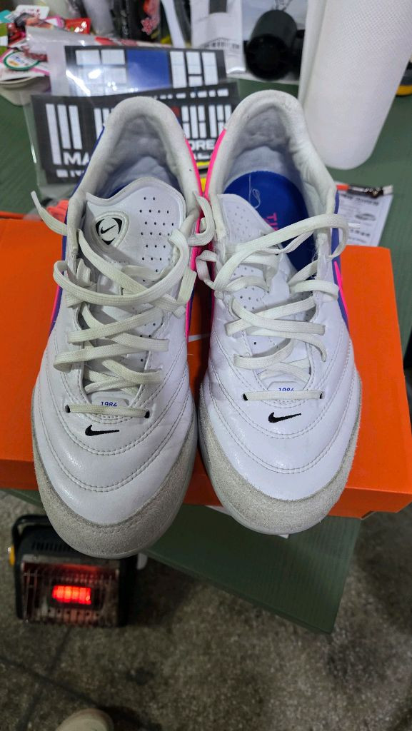 나이키 티엠포 리게라 프로 TF풋살화 255--7