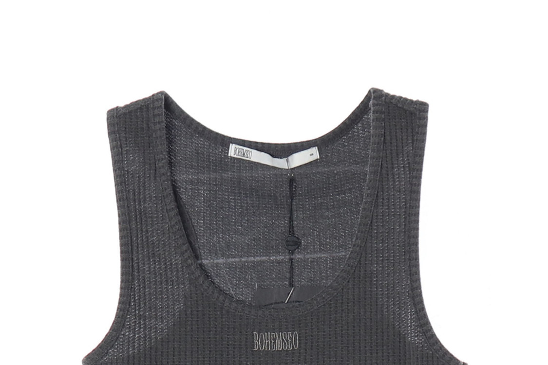 (새상품)보헤미안서울 차콜 피그먼트 와플 슬리브리스 나시 크롭탑 이미지